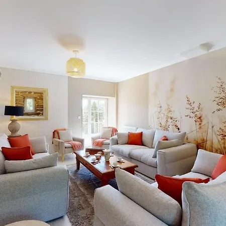 Poigniere 17 Pers Jacuzzi, Baby-foot, 30 Min بيت للعطل *