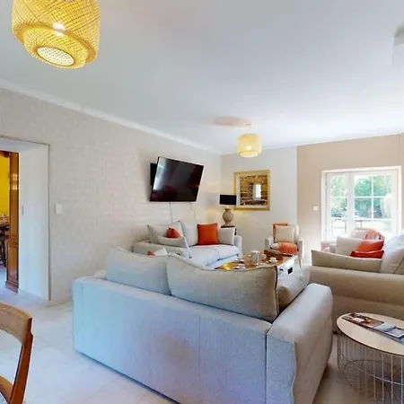 Poigniere 17 Pers Jacuzzi, Baby-foot, 30 Min Dom wakacyjny