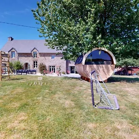 بيت للعطل Poigniere 17 Pers Jacuzzi, Baby-foot, 30 Min *