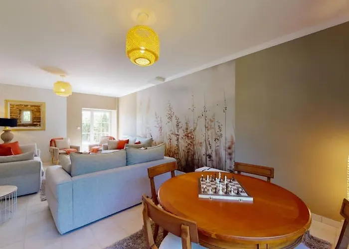 Casa de Férias La Clef Decamp Poigniere 17 Pers Jacuzzi, Baby-foot, 30 Min