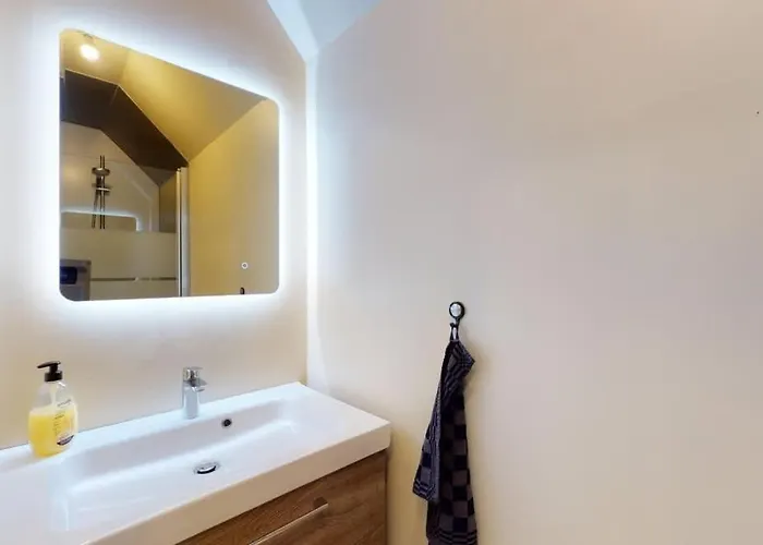 Casa de Férias La Clef Decamp Poigniere 17 Pers Jacuzzi, Baby-foot, 30 Min Tessy-sur-Vire